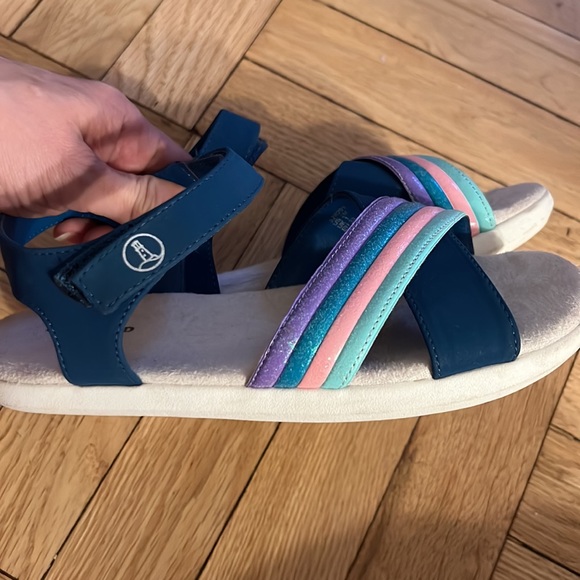 Lands’ End Girls Criss Cross Sandals size us 2 never worn outside - Picture 3 of 4